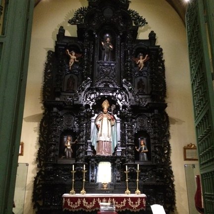 altar2.jpg